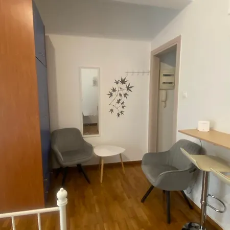 Apartment Modern, Ideally Located *