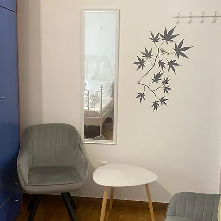 Modern, Ideally Located Athens