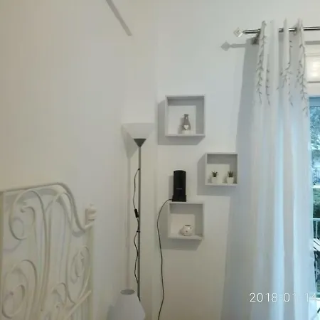 Modern, Ideally Located Athens