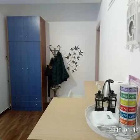 Modern, Ideally Located * Athens